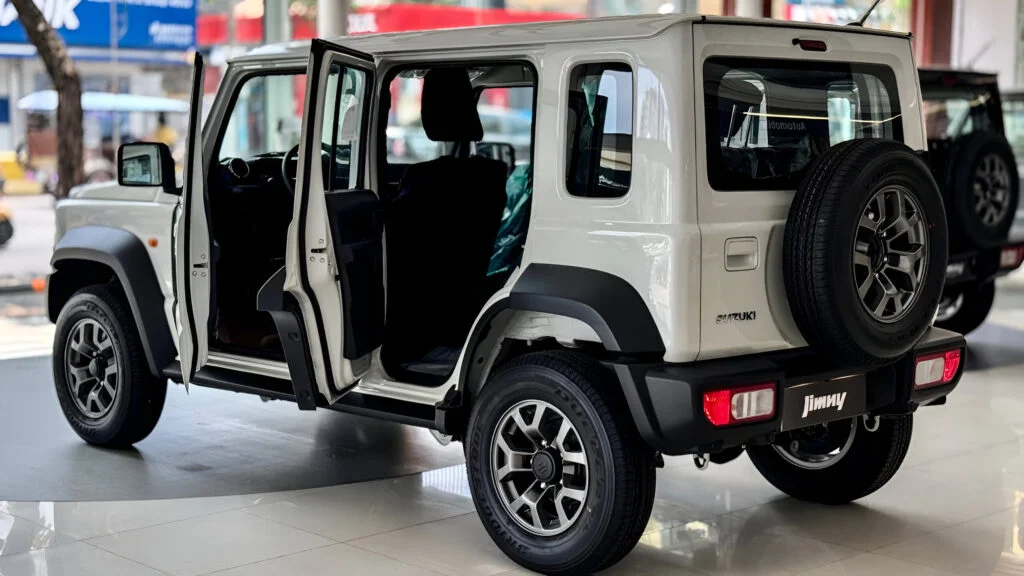 Maruti Suzuki Jimny 5-Doors SUV Has Arrived To Challenge Mahindra Thar, Premium Looks with Amazing Features
