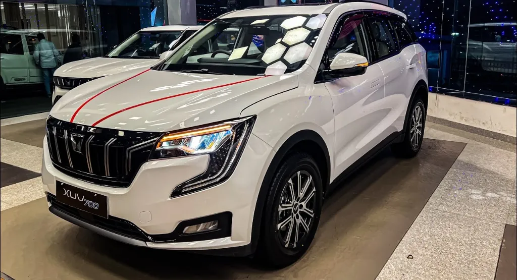 Mahindra XUV700 2025: A Power-Packed SUV with Stunning Design, Best Mileage, and Premium Features Unveiled